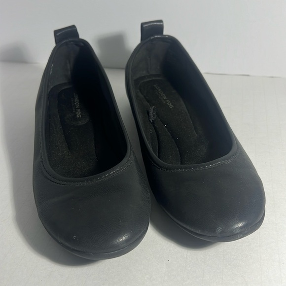 London Fog Collection Ladies Black Close Shoes, Size 7.5 - Picture 1 of 4